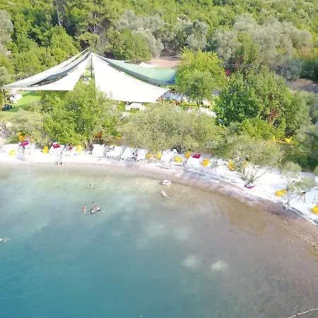Campismo de Luxo Paradise Island
